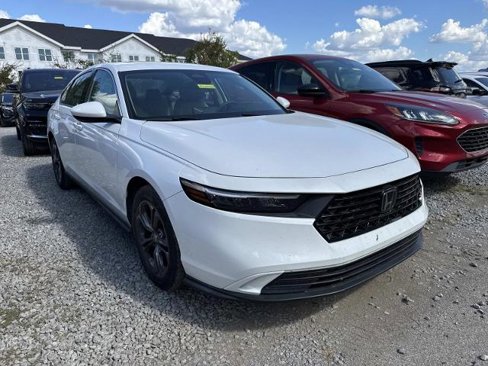Used 2023 Honda Accord EX image 3