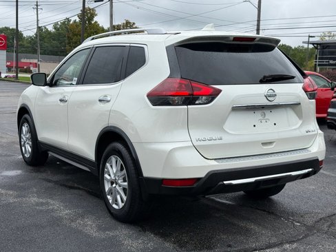 Used 2018 Nissan Rogue SV image 9