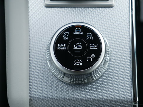 New 2025 Mitsubishi Outlander 4WD Plug-In Hybrid image 22