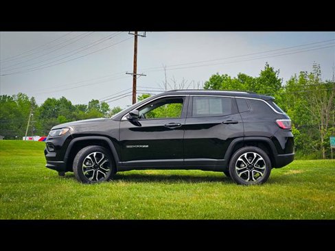 Used 2022 Jeep Compass Limited image 7