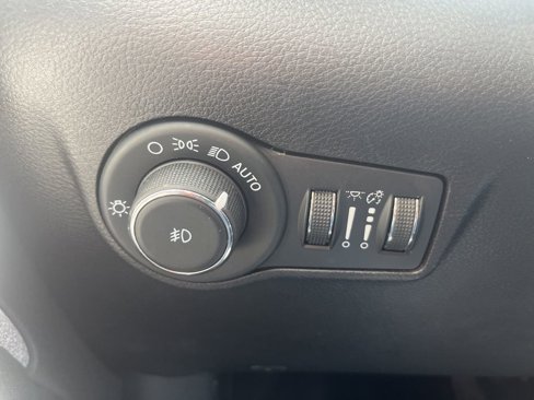 Used 2022 Jeep Compass Latitude image 38
