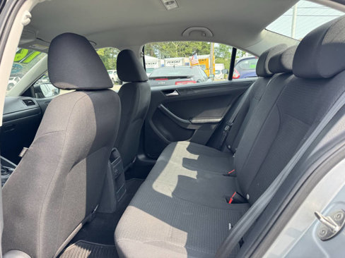 Used 2016 Volkswagen Jetta S image 24