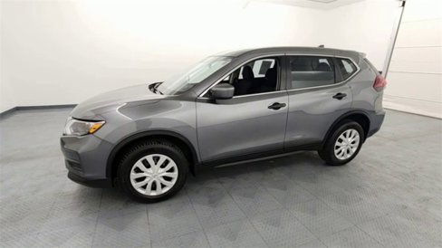Used 2018 Nissan Rogue S image 4