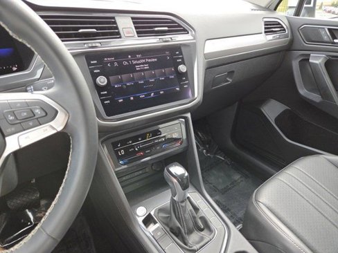 Used 2022 Volkswagen Tiguan SE image 34