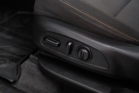 Used 2020 Chevrolet Traverse LT image 30