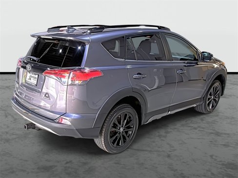 Used 2018 Toyota RAV4 XLE image 4