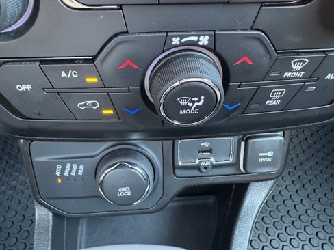 Used 2022 Jeep Renegade Latitude w/ Convenience Group image 20