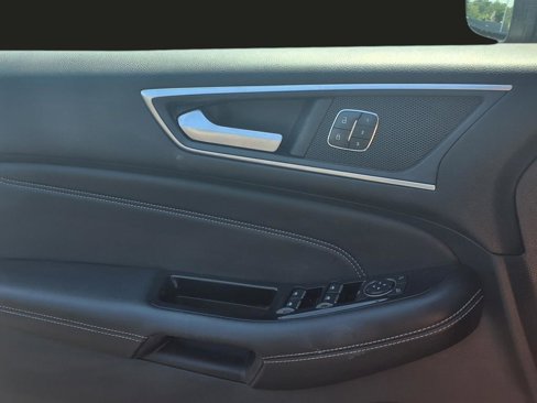 Used 2018 Ford Edge Titanium w/ Equipment Group 301A image 15