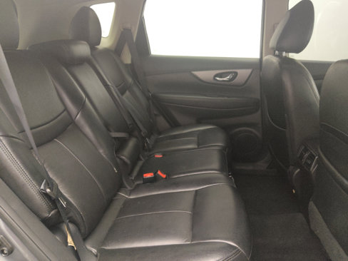 Used 2016 Nissan Rogue SV w/ SV Moonroof Package image 19
