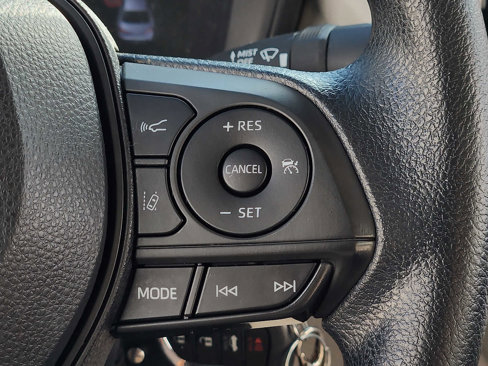 Used 2021 Toyota Corolla LE image 21