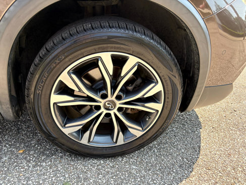 Used 2018 INFINITI QX30 Premium image 38