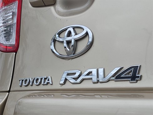 Used 2010 Toyota RAV4 Limited image 33