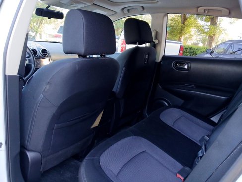 Used 2013 Nissan Rogue SV w/ Premium Pkg image 12