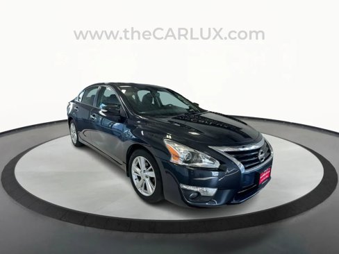 Used 2015 Nissan Altima 2.5 SV image 1