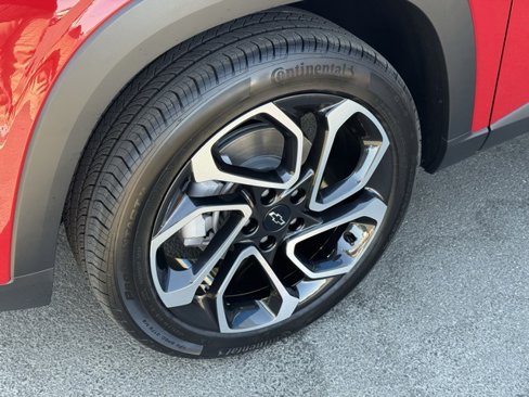 New 2026 Chevrolet Trax RS w/ Sunroof Package image 4