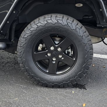 Used 2017 Jeep Wrangler Sport image 30