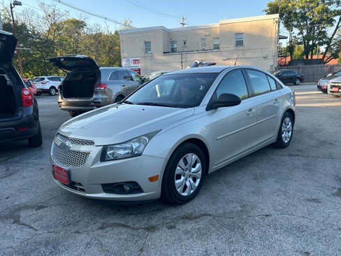 Used 2014 Chevrolet Cruze LS image 2