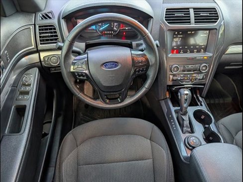 Used 2019 Ford Explorer XLT w/ Equipment Group 201A image 8