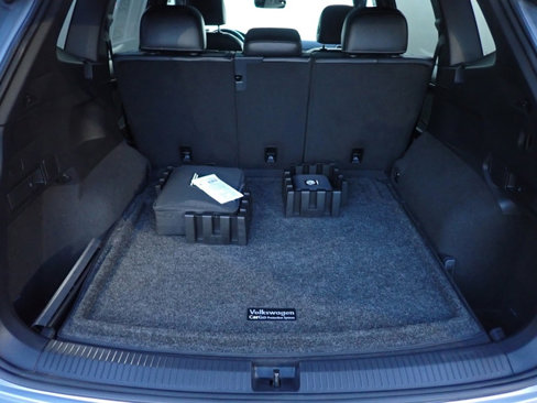 Used 2022 Volkswagen Tiguan SE R-Line image 5