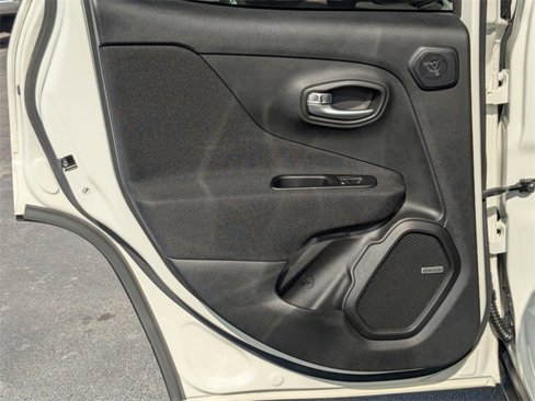 Used 2021 Jeep Renegade Latitude w/ Sun & Sound Group image 30