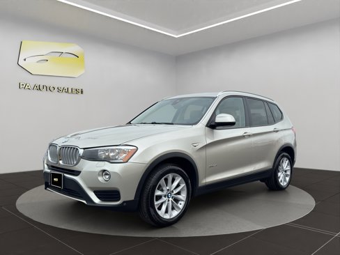 Used 2017 BMW X3 xDrive28i image 3