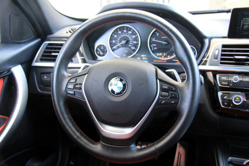 Used 2017 BMW 330i xDrive Sedan image 11