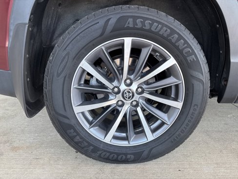 Used 2019 Toyota Highlander XLE image 42