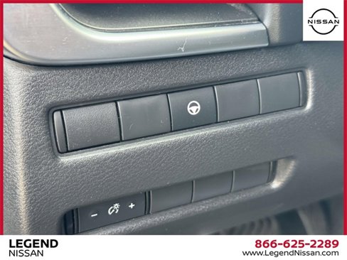 Used 2021 Nissan Rogue SV image 17