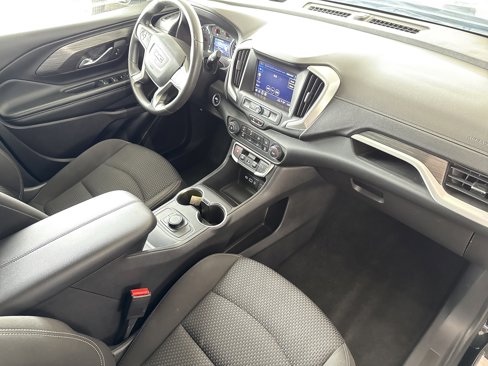 Used 2024 GMC Terrain SLE image 13