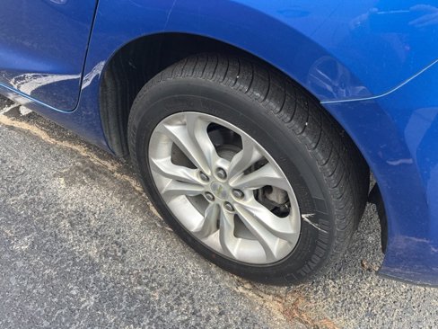 Used 2019 Chevrolet Cruze LT image 8