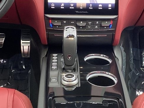 New 2022 Maserati Quattroporte Modena image 14