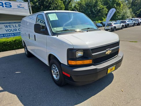 Used 2017 Chevrolet Express 2500 image 8