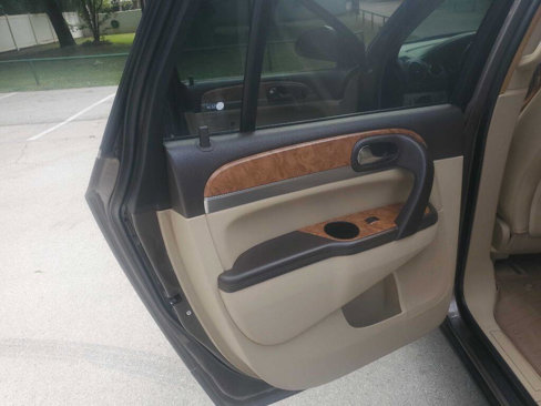 Used 2010 Buick Enclave CXL image 21