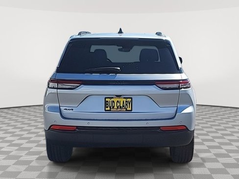 New 2025 Jeep Grand Cherokee Altitude image 20