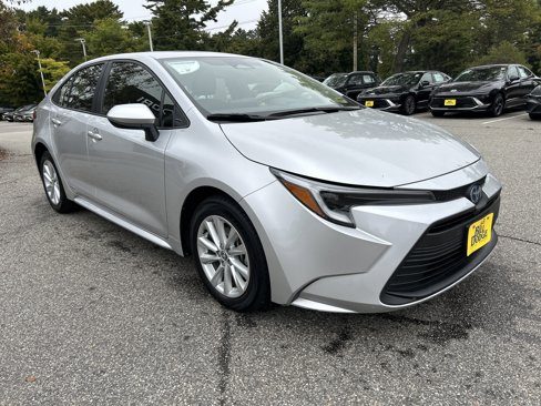 Used 2024 Toyota Corolla LE image 3