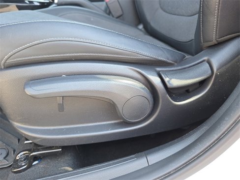 Certified 2024 Kia Seltos S image 17