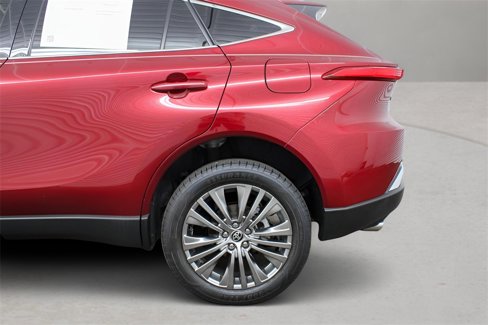Used 2021 Toyota Venza XLE image 32