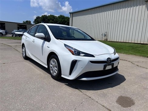 Used 2021 Toyota Prius L Eco image 1