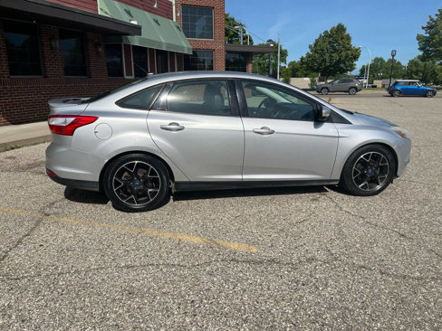 Used 2014 Ford Focus SE w/ Equipment Group 201A image 4