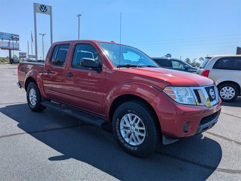 Used 2016 Nissan Frontier SV image 2