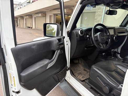Used 2014 Jeep Wrangler Sahara image 13