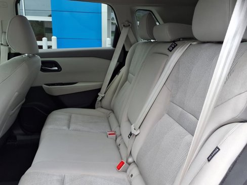 Used 2024 Nissan Rogue SV image 33