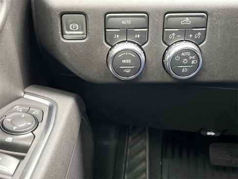 New 2025 GMC Sierra 1500 Elevation image 18