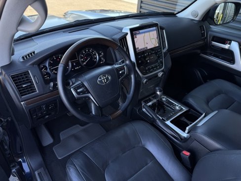 Used 2019 Toyota Land Cruiser image 4