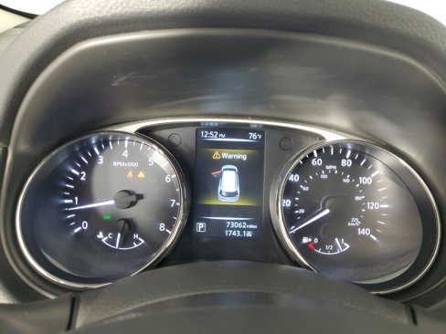 Used 2014 Nissan Rogue SV image 26