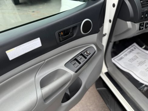 Used 2013 Toyota Tacoma 4x4 Double Cab image 19