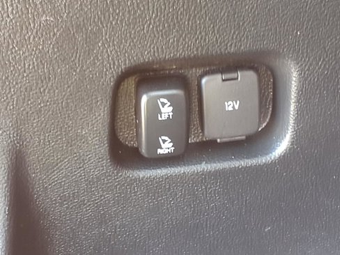 Used 2018 Ford Edge Titanium image 21