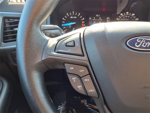 Used 2020 Ford Edge SE image 10