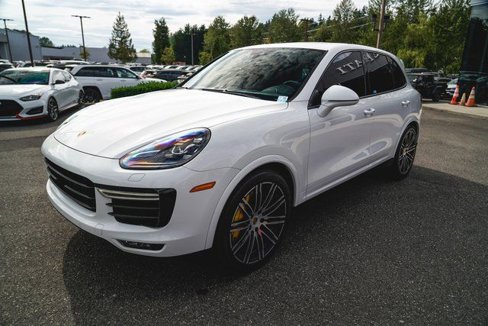 Used 2016 Porsche Cayenne Turbo image 15