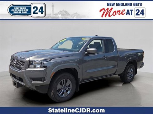 Used 2025 Nissan Frontier SV image 1